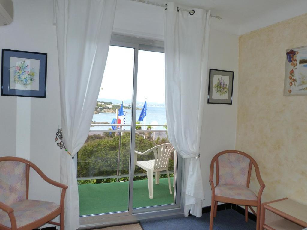 Hotel La Caravelle Fréjus Room photo