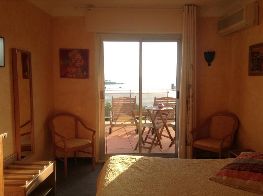 Hotel La Caravelle Fréjus Exterior photo