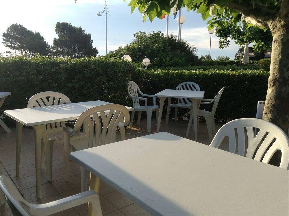 Hotel La Caravelle Fréjus Exterior photo