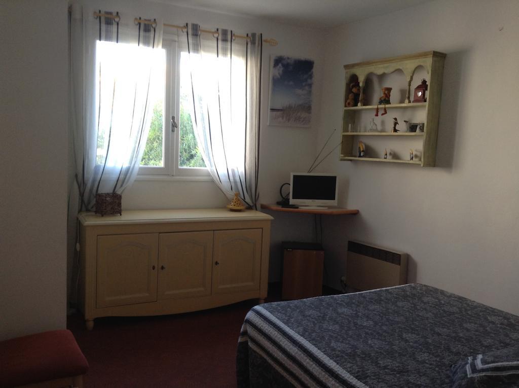 Hotel La Caravelle Fréjus Room photo