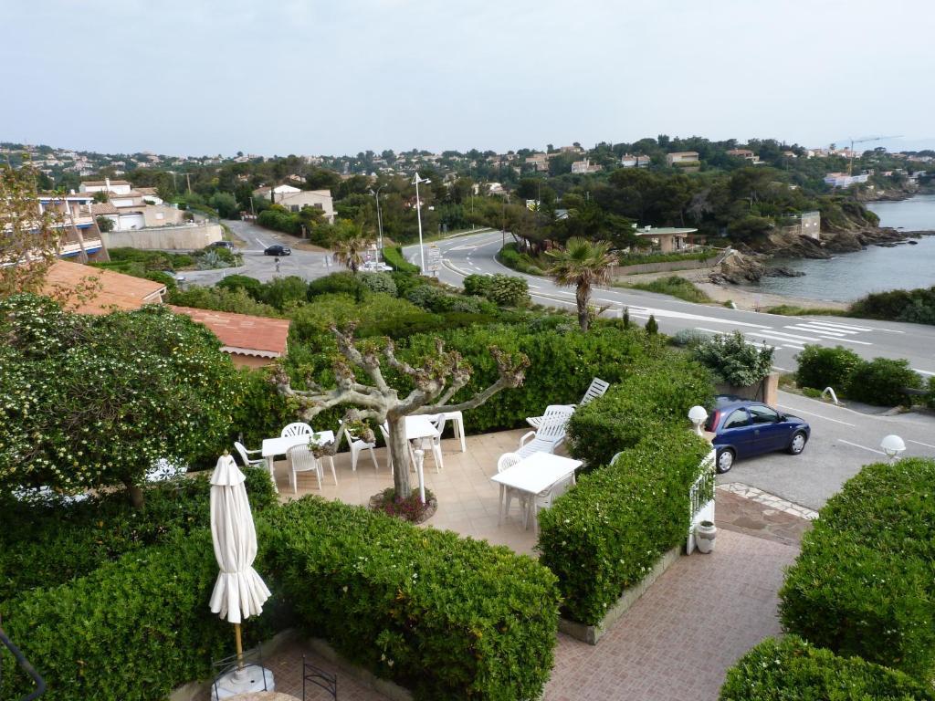 Hotel La Caravelle Fréjus Exterior photo