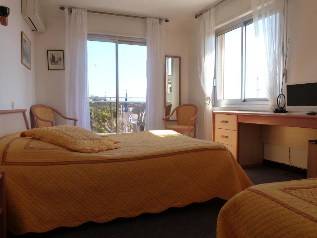 Hotel La Caravelle Fréjus Room photo